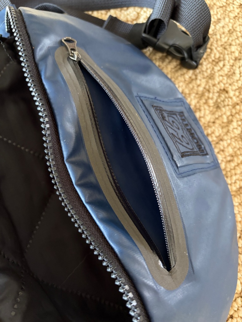 66°North Fanny Bag Navy - Picture 5 of 8